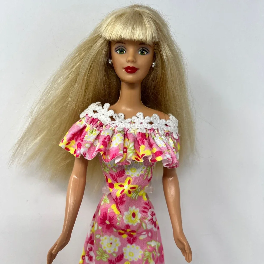 Barbie Fashion Doll‎ Very Velvet Pink Floral Dress Blonde Hair Green Eyes 1998